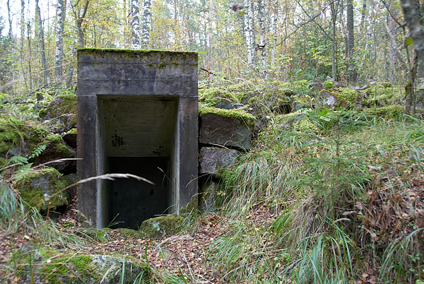 Preserved concrete bunker - VT Line