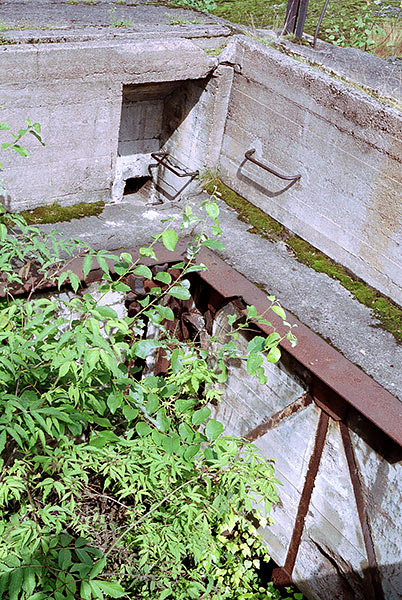 #7 - Searchlight pit