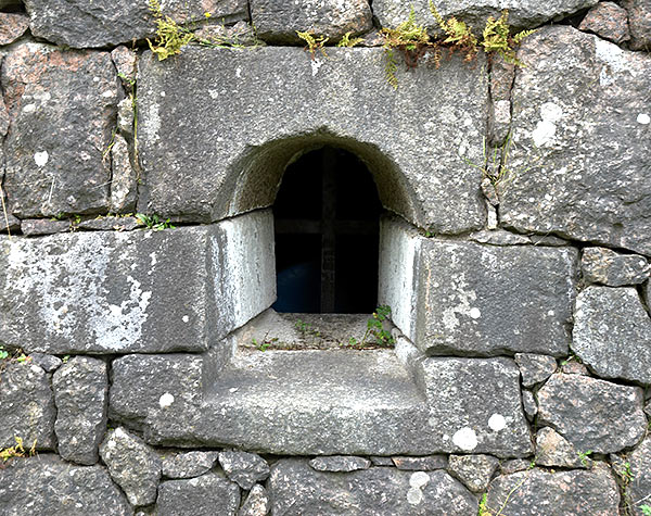 Орудийная амбразура