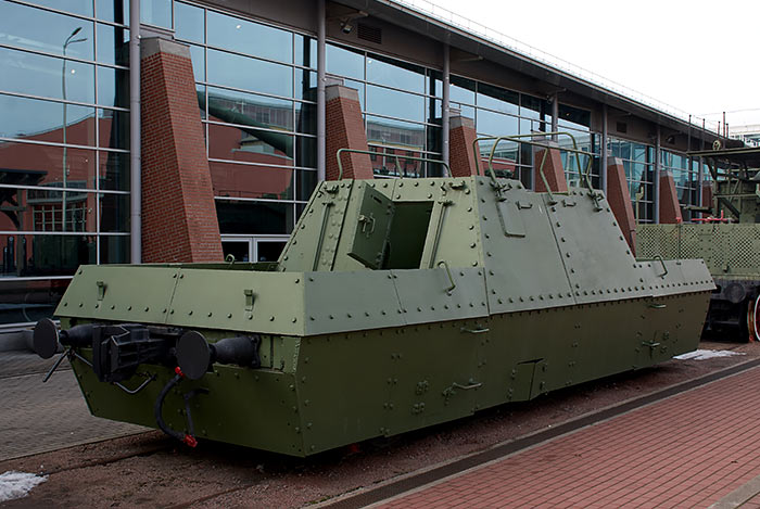 Четырехосная зенитная бронеплощадка