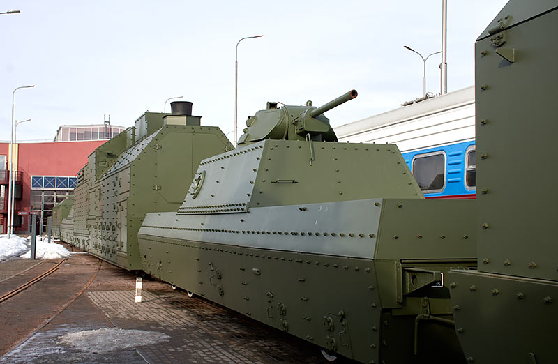 Armored train artillery