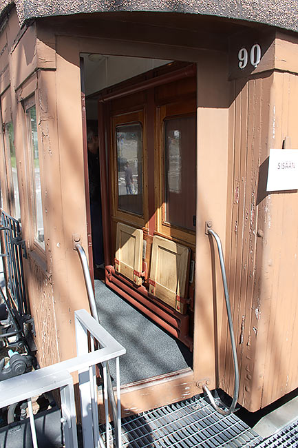 Входим вовнутрь вагона А90...