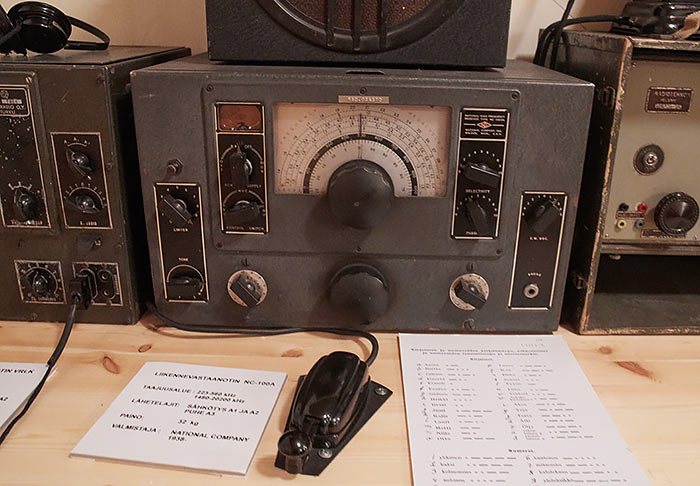 All-wave tube sound radio receiver