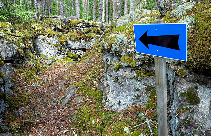 Signpost (link) to the trenches of the Salpa Line